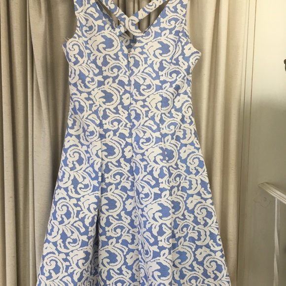 Dresses - Picture 2 of 4